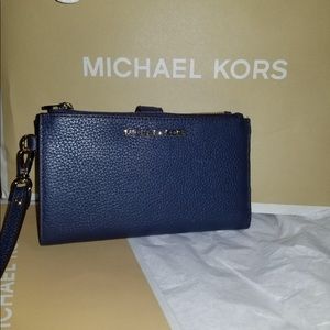 SOLD!!New Michael Kors Wristlet/Wallet/Phone Case
